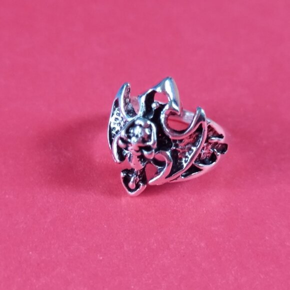 ✝️💀 Gothic Cross Skull Crest Ring – Size 10.5 - Picture 4 of 4